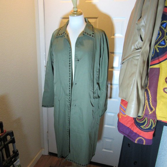 WOMEN'S RAINCOAT - Picture 1 of 4